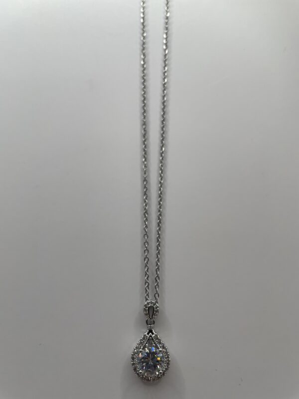 droplet | 2克拉莫桑石項鍊