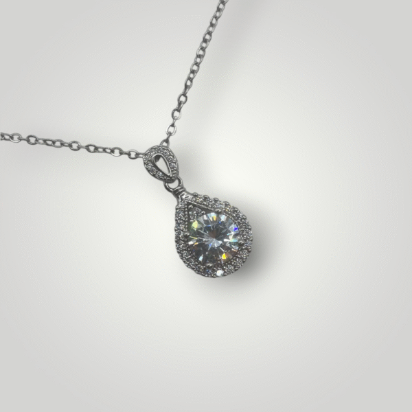 droplet | 2克拉莫桑石項鍊