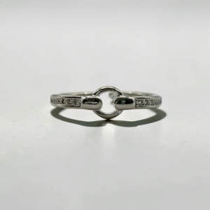 Radiant Horseshoe Open Ring | 璀璨晶鑽馬銜戒的商品主圖與馬銜扣鑲鑽細節 - Ostialia 奧斯提亞