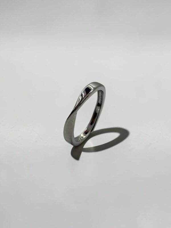 Mirage Fluid Silver Band | 幻影流線白銀戒