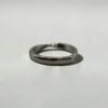 Mirage Fluid Silver Band | 幻影流線白銀戒的平放側邊厚度與線條 - Ostialia 奧斯提亞
