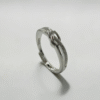 Destined Knot Silver Ring |命運交織綁結白銀戒 Destined Knot Silver Ring 的復古繩結設計與金屬質感主圖 Ostialia 奧斯提亞