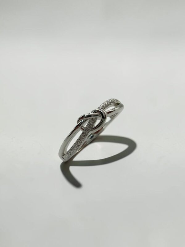 Destined Knot Silver Ring |命運交織綁結白銀戒的傾斜俯瞰角度與活口可微調戒圍設計 - Ostialia 奧斯提亞